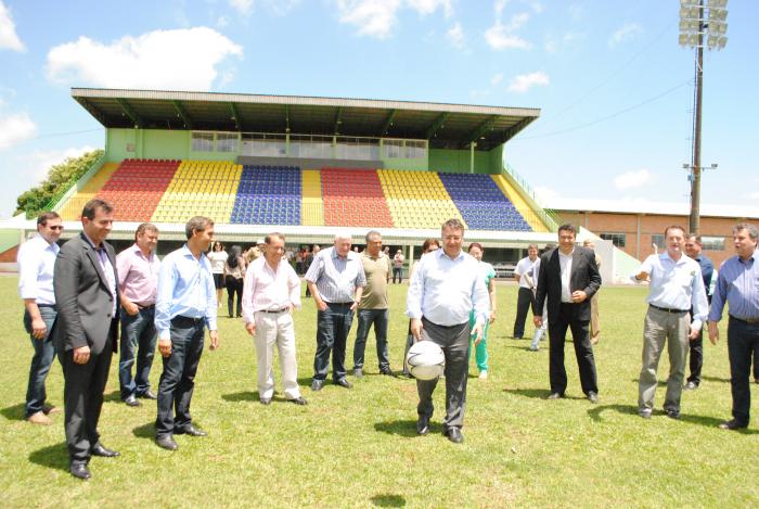 Read more about the article Inaugurada reforma do Estádio Municipal de Canoinhas