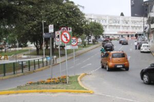 Read more about the article Prefeitura de Mafra orienta para a proibição de mudança de pista da direita para a esquerda na Praça Hercílio Luz