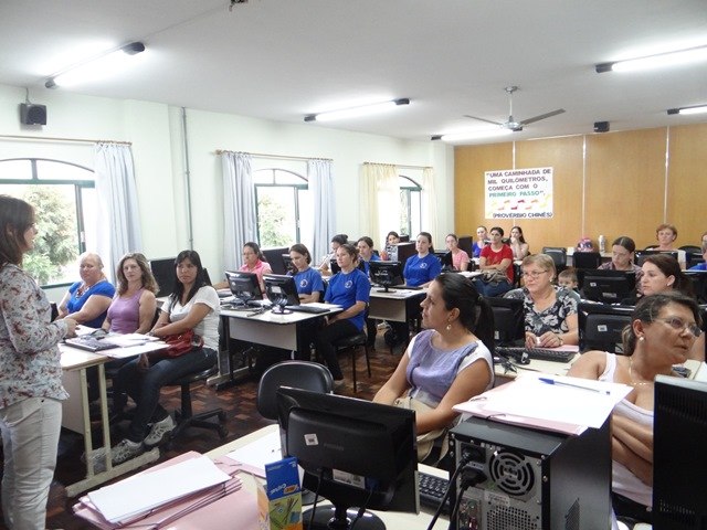 You are currently viewing Gerência de Educação de Canoinhas inicia turmas do Curso Proinfo: Redes de Aprendizagem