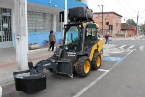 Read more about the article Prefeitura de Porto União adquire equipamento para limpeza de ruas