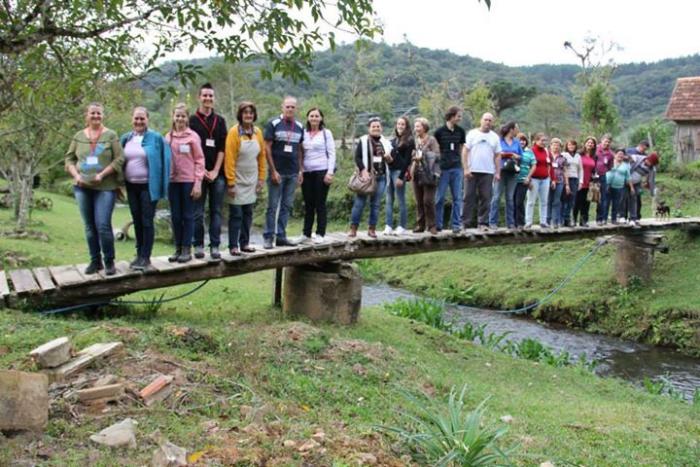 Read more about the article Turismo Rural: Grupo de Irineópolis visita propriedades em Campo Alegre