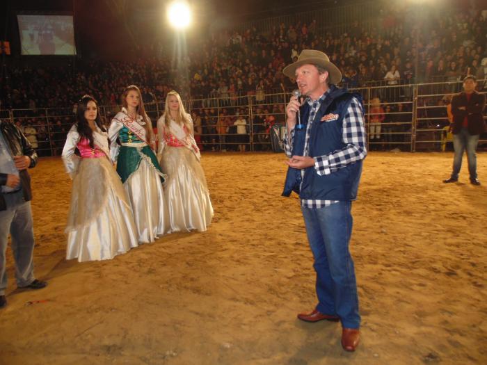 You are currently viewing Agradecimento à população montecastelense, extensivo a todos que se fizeram presentes durante o transcurso das comemorações alusivas aos 52 anos