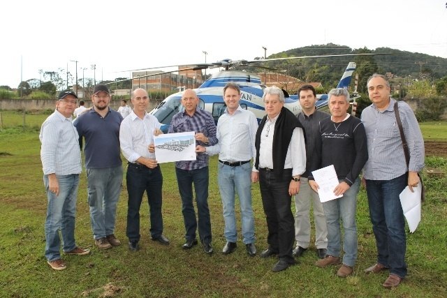 Read more about the article Porto União: Proprietário da Havan visita local onde será construída nova unidade do Grupo