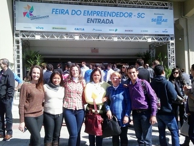 Read more about the article Microempreendedores de Papanduva e Agente de Desenvolvimento Municipal participam da Feira do Empreendedor em Florianópolis/SC