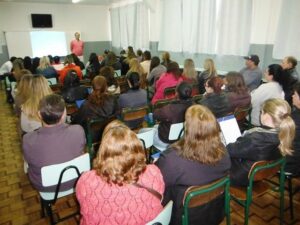 Read more about the article Mafra: “Programa Saúde na Escola” capacita professores da educação infantil