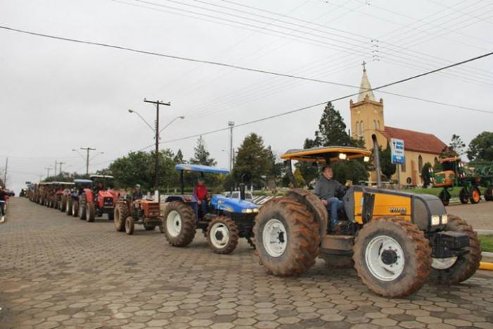 Read more about the article Irineópolis: Grande público prestigia a 2ª Festa do Trator