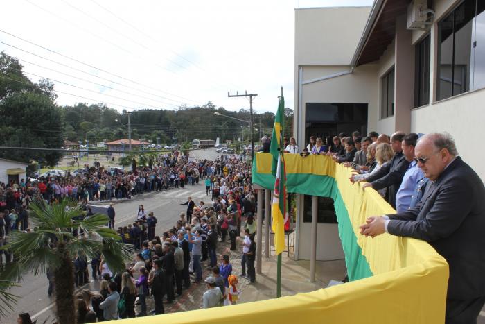 Read more about the article Desfiles da Independência reúnem mais de 3 mil famílias tresbarrenses