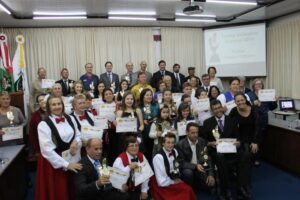 Read more about the article Porto União: Evento marca homenagens com entrega do Troféu Incentivo Cultural