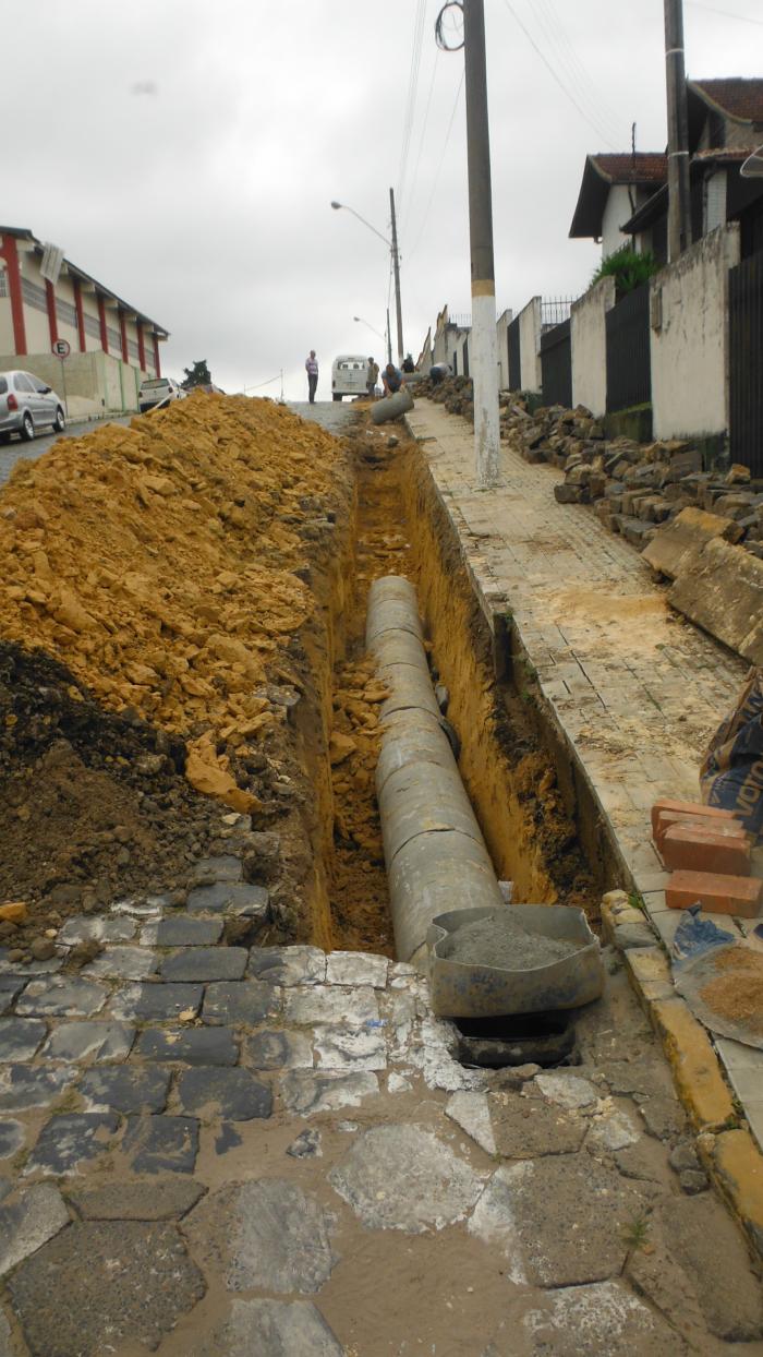 Read more about the article Mafra: Rua Marechal Deodoro da Fonseca passa por obras de tubulação