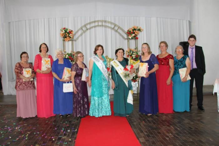 Read more about the article Concurso elege Miss Terceira Idade de Irineópolis