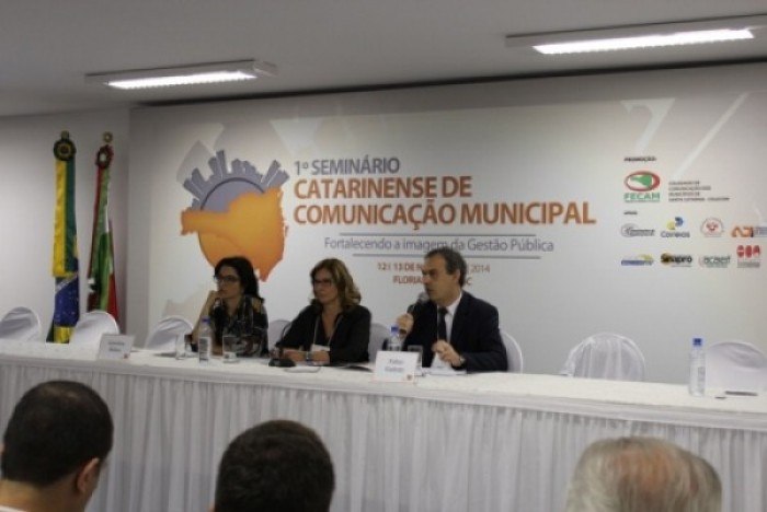 You are currently viewing 1º Seminário Catarinense de Comunicação Municipal reuniu cerca de 150 assessores de prefeituras e Câmaras de Vereadores