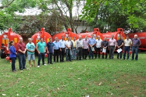 You are currently viewing Secretaria da Agricultura recebe equipamento para minimizar os efeitos da estiagem