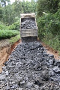 Read more about the article Patrolamentos, drenagem pluvial e construção de pontes são realizadas pela Secretaria de Obras