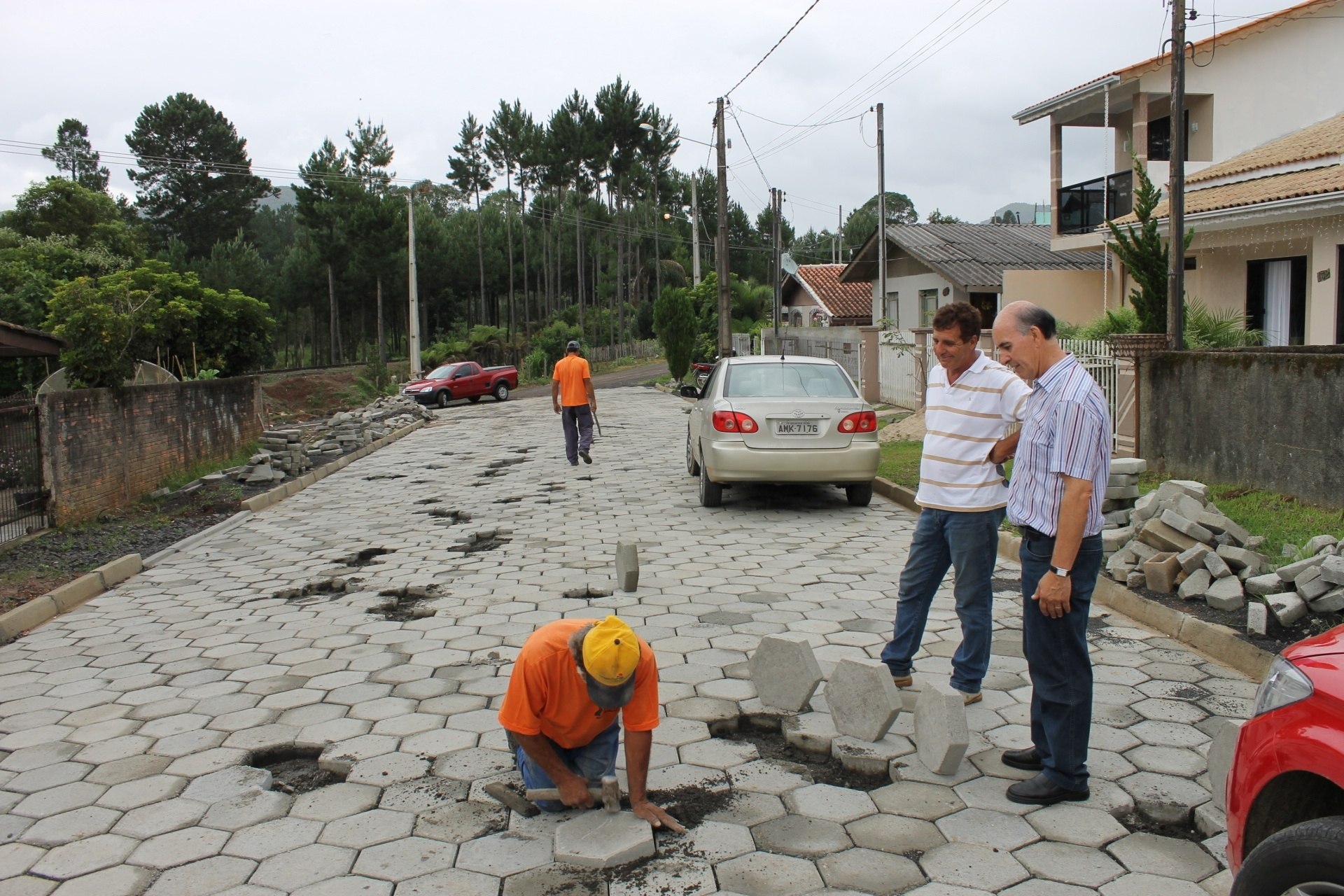 Read more about the article Prefeito Anízio visita obras no Jardim Brasília