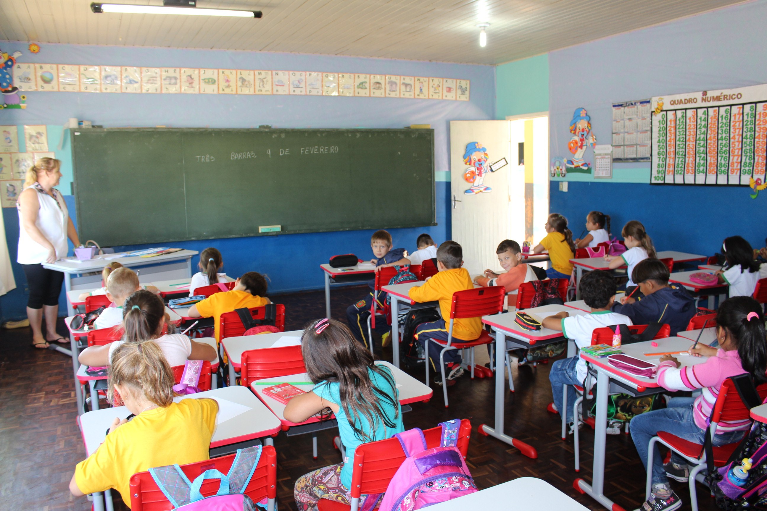 Read more about the article Mais de 2 mil alunos da rede municipal voltam às aulas nesta segunda