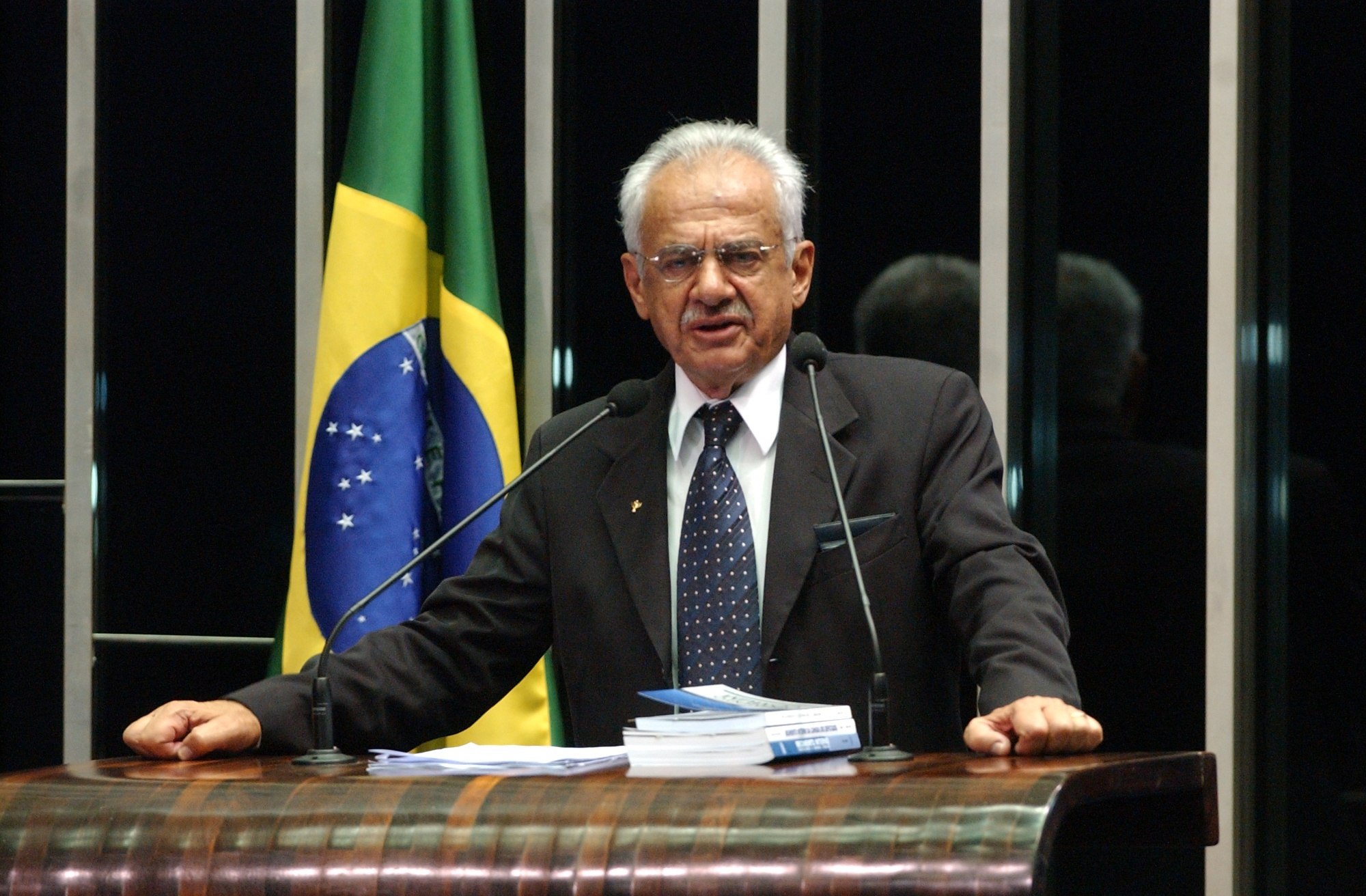 Read more about the article Ex-senador Pedro Simon falará o Sistema Político Brasileiro no XIII Congresso Catarinense de Municípios