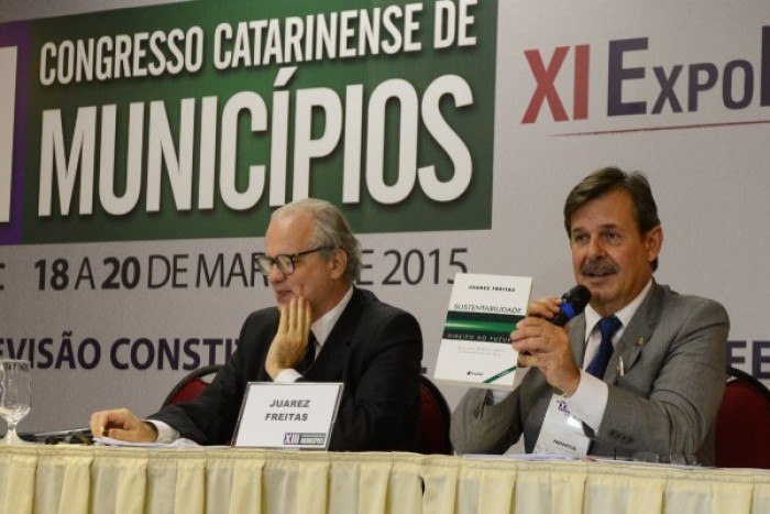 You are currently viewing Inicia o XIII Congresso Catarinense de Municípios